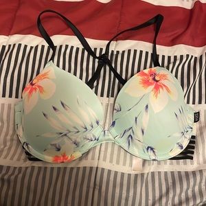 Victoria Secret/ PINK !32 D! pretty light blue